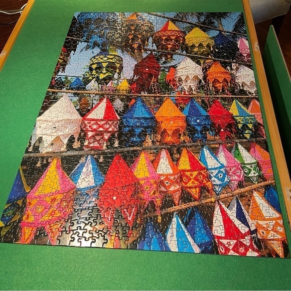 ColorLuxe 1000 piece jigsaw puzzle Colorful Cloth Lamps made in USA - Picture 2 of 6